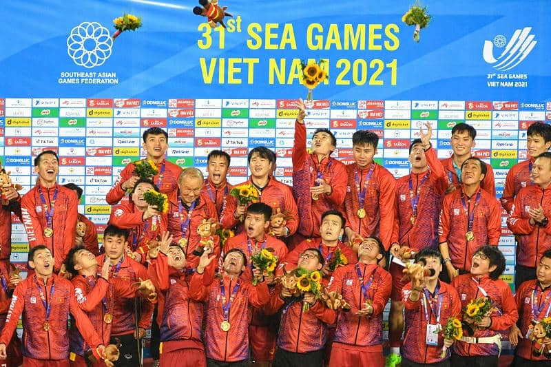 Dấu ấn 2021: Vô địch liền kề trong bối cảnh đặc biệt